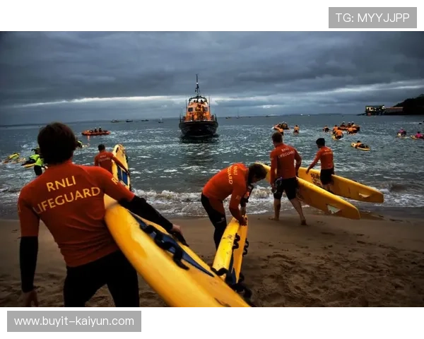 厦金横渡救生指挥中心旁沙滩赛场，融合海洋救援文化