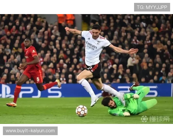 亚列姆丘克租借里昂，高中锋填补锋线深度